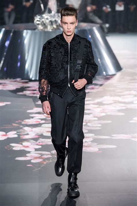 dior mens look 1 pre fall 2019|Dior men's runway.